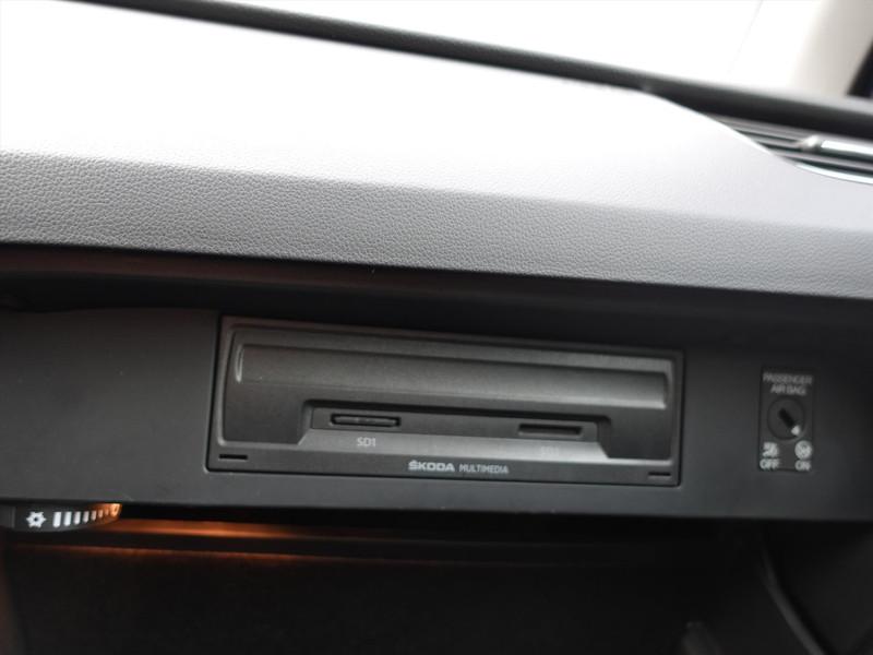 SKODA Octavia Combi 1.0 TSI 115pk RIJKLAAR TREKHAAK CARPLAY CLIMA PDC CRUISE 
