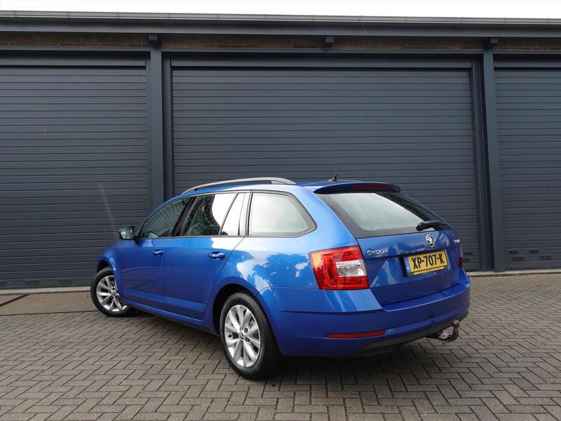 SKODA Octavia Combi 1.0 TSI 115pk RIJKLAAR TREKHAAK CARPLAY CLIMA PDC CRUISE 
