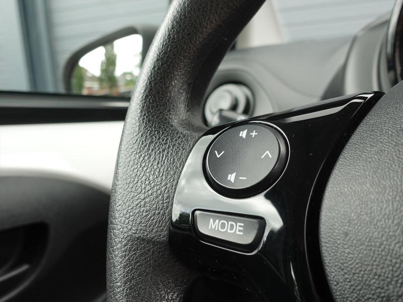 TOYOTA Aygo 1.0 VVT-i 72pk 5D x-fun RIJKLAAR/NL AUTO/CRUISE/AIRCO/DAB+