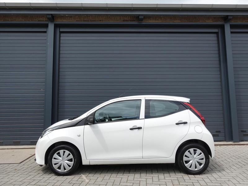 TOYOTA Aygo 1.0 VVT-i 72pk 5D x-fun RIJKLAAR/NL AUTO/CRUISE/AIRCO/DAB+
