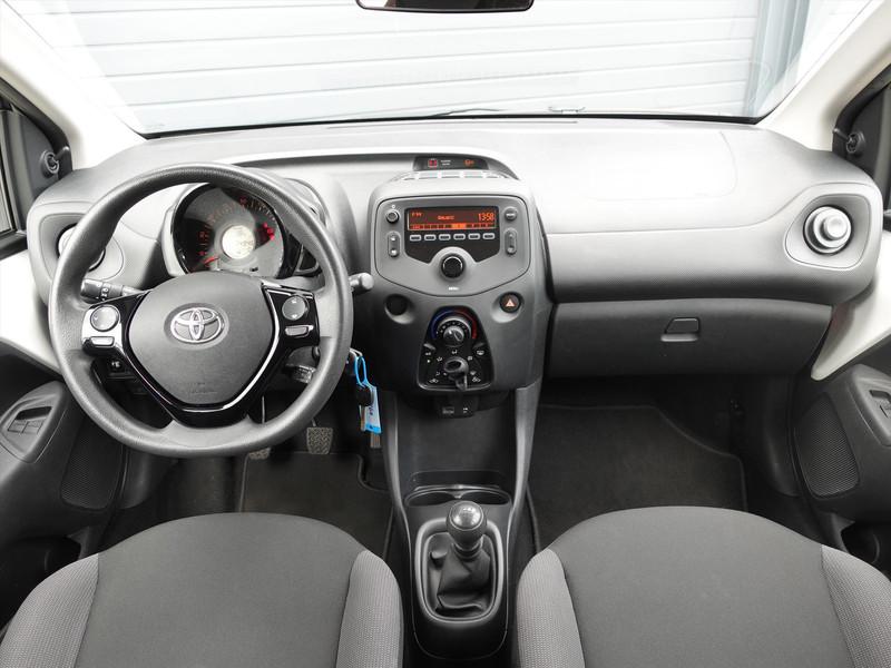 TOYOTA Aygo 1.0 VVT-i 72pk 5D x-fun RIJKLAAR/NL AUTO/CRUISE/AIRCO/DAB+