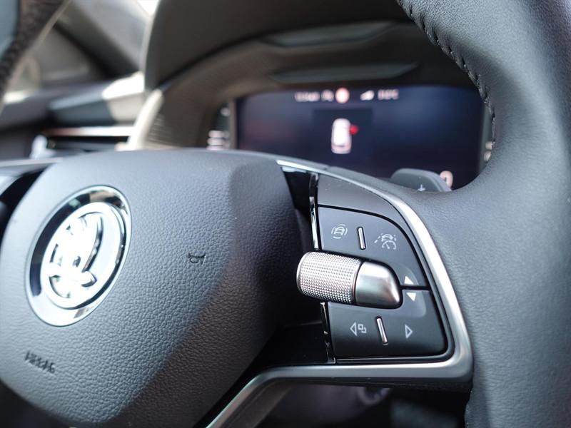 Skoda Kamiq 1.0 TSI DSG-7 Sport Business RIJKLAAR/PANORAMA/CLIMA/CARPLAY/CAMERA/NAVI/ELEKTR KLEP