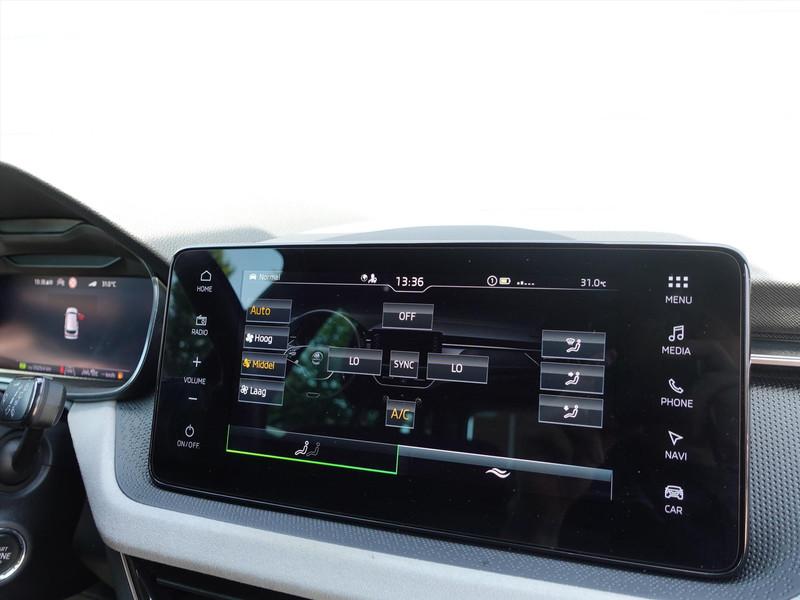 Skoda Kamiq 1.0 TSI DSG-7 Sport Business RIJKLAAR/PANORAMA/CLIMA/CARPLAY/CAMERA/NAVI/ELEKTR KLEP