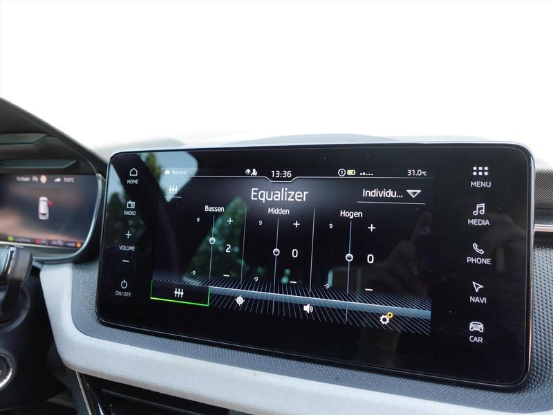 Skoda Kamiq 1.0 TSI DSG-7 Sport Business RIJKLAAR/PANORAMA/CLIMA/CARPLAY/CAMERA/NAVI/ELEKTR KLEP