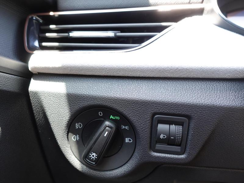 Skoda Kamiq 1.0 TSI DSG-7 Sport Business RIJKLAAR/PANORAMA/CLIMA/CARPLAY/CAMERA/NAVI/ELEKTR KLEP