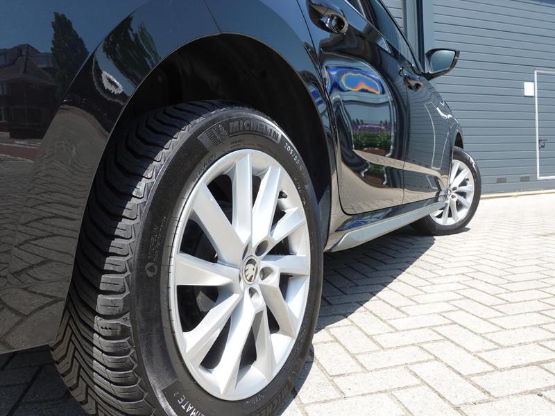 Skoda Kamiq 1.0 TSI DSG-7 Sport Business RIJKLAAR/PANORAMA/CLIMA/CARPLAY/CAMERA/NAVI/ELEKTR KLEP