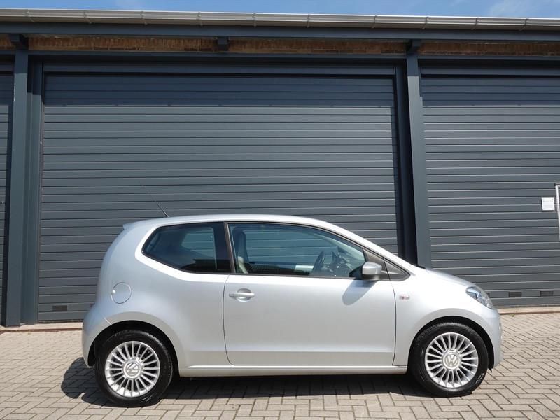VOLKSWAGEN Up! 1.0 High up! NL AUTO/RIJKLAAR/1E EIGENAAR/AIRCO/NAVI