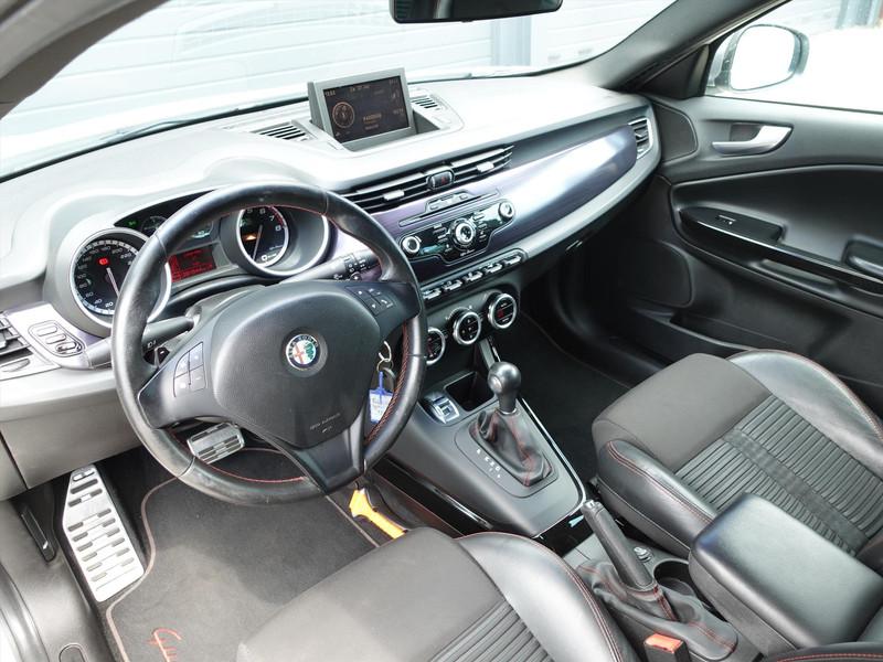 ALFA ROMEO Giulietta 1.4 Turbo MultiAir 170pk AUTOMAAT/CRUISE/PDC/AIRCO