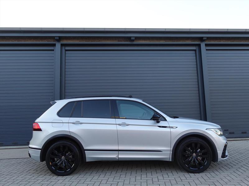 Volkswagen Tiguan 1.5 TSI DSG R-Line Black Style RIJKLAAR/TREKHAAK/PANO/DCC/H&K/360*CAMERA/MATRIX LED