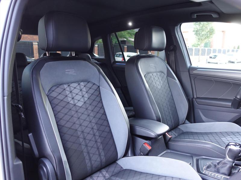 Volkswagen Tiguan 1.5 TSI DSG R-Line Black Style RIJKLAAR/TREKHAAK/PANO/DCC/H&K/360*CAMERA/MATRIX LED