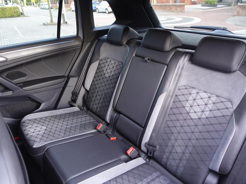 Volkswagen Tiguan 1.5 TSI DSG R-Line Black Style RIJKLAAR/TREKHAAK/PANO/DCC/H&K/360*CAMERA/MATRIX LED