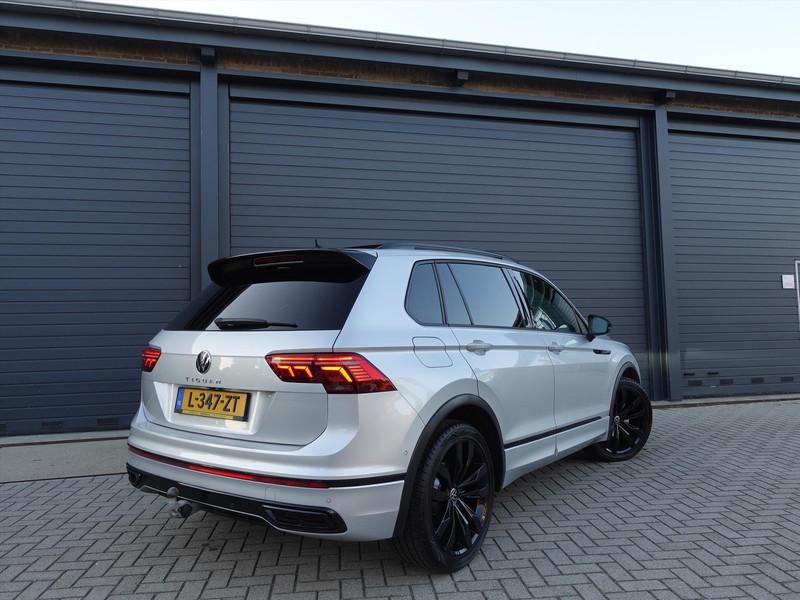 Volkswagen Tiguan 1.5 TSI DSG R-Line Black Style RIJKLAAR/TREKHAAK/PANO/DCC/H&K/360*CAMERA/MATRIX LED