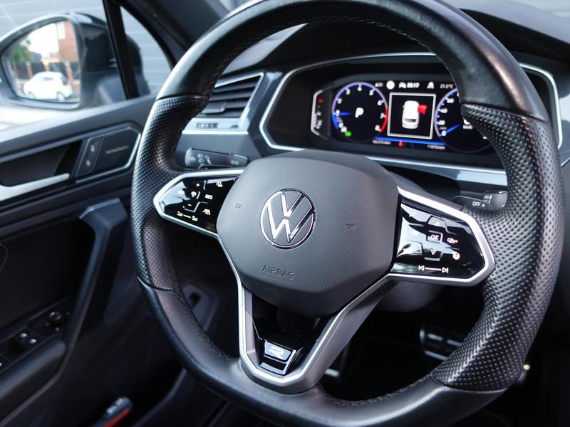 Volkswagen Tiguan 1.5 TSI DSG R-Line Black Style RIJKLAAR/TREKHAAK/PANO/DCC/H&K/360*CAMERA/MATRIX LED
