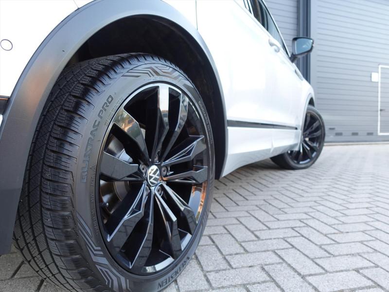 Volkswagen Tiguan 1.5 TSI DSG R-Line Black Style RIJKLAAR/TREKHAAK/PANO/DCC/H&K/360*CAMERA/MATRIX LED