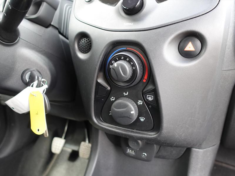 TOYOTA Aygo 1.0 VVT-i 72pk 5D x-fun RIJKLAAR/NL AUTO/CRUISE/BT AUDIO/ELEK PAKET