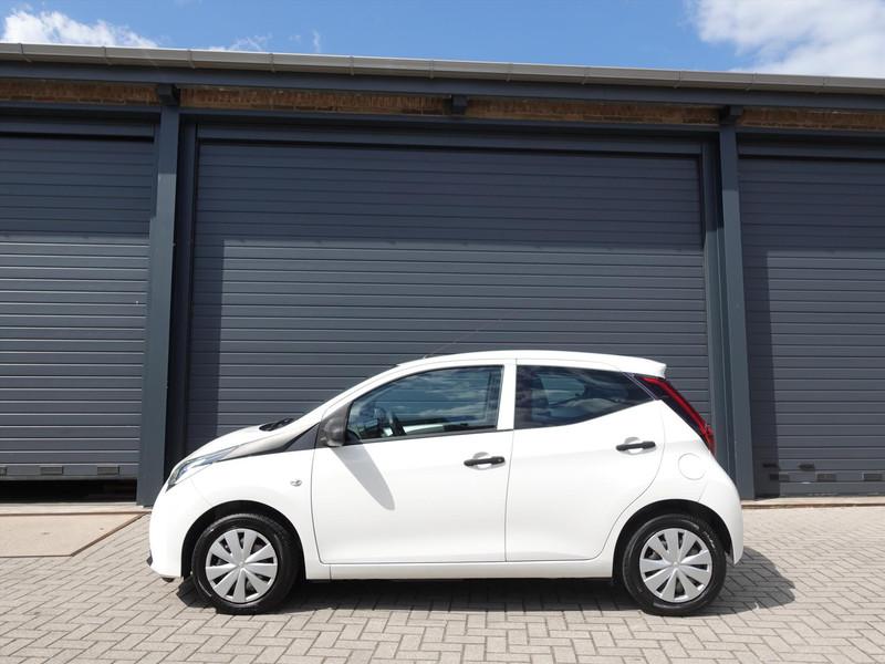 TOYOTA Aygo 1.0 VVT-i 72pk 5D x-fun RIJKLAAR/NL AUTO/CRUISE/BT AUDIO/ELEK PAKET