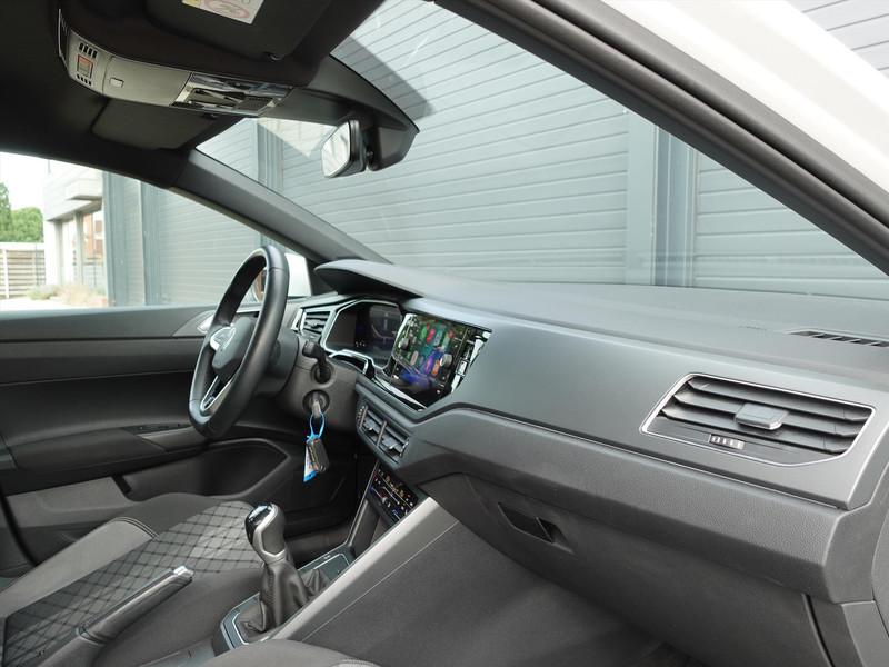 VOLKSWAGEN Taigo 1.0 TSI 110pk R-Line RIJKLAAR/IQ LED/STOELVERWARMING/CARPLAY/PDC/