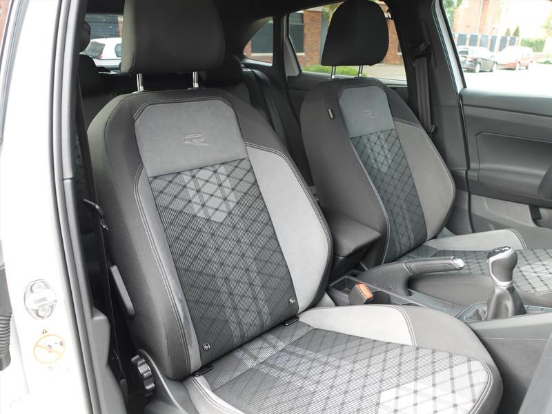 VOLKSWAGEN Taigo 1.0 TSI 110pk R-Line RIJKLAAR/IQ LED/STOELVERWARMING/CARPLAY/PDC/
