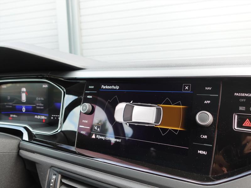 VOLKSWAGEN Taigo 1.0 TSI 110pk R-Line RIJKLAAR/IQ LED/STOELVERWARMING/CARPLAY/PDC/