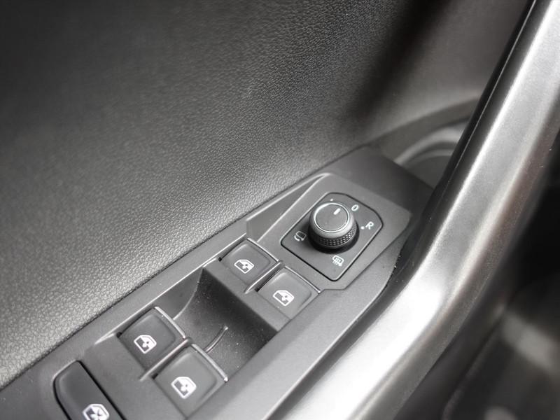 VOLKSWAGEN Taigo 1.0 TSI 110pk R-Line RIJKLAAR/IQ LED/STOELVERWARMING/CARPLAY/PDC/