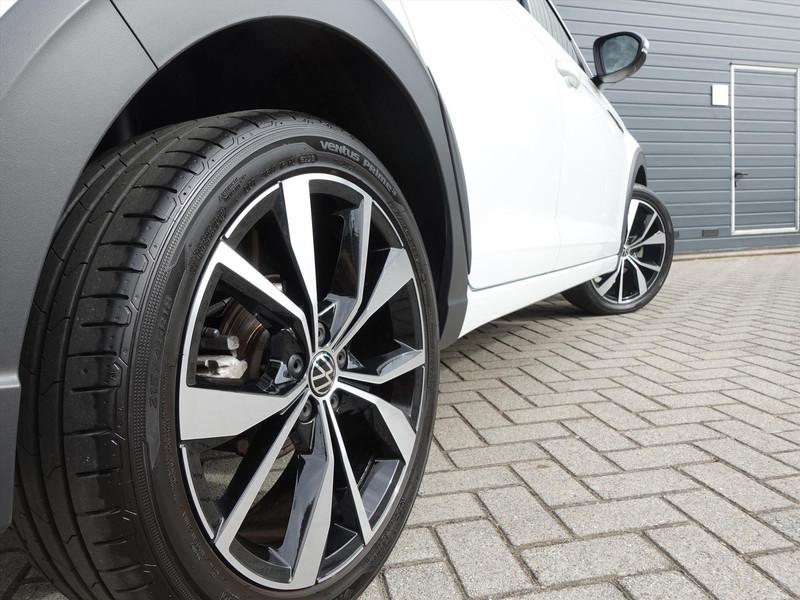 VOLKSWAGEN Taigo 1.0 TSI 110pk R-Line RIJKLAAR/IQ LED/STOELVERWARMING/CARPLAY/PDC/