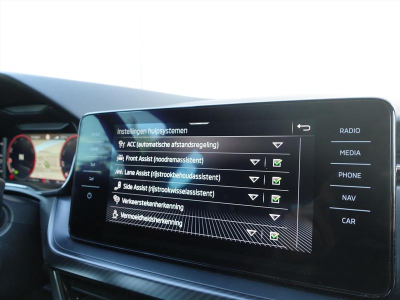 SKODA Kamiq 1.0 TSI 110pk DSG Monte Carlo RIJKLAAR/PANO/KEYLESS/MATRIX/CAMERA/CARPLAY/ACC