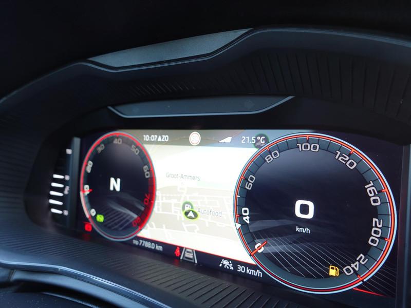 SKODA Kamiq 1.0 TSI 110pk DSG Monte Carlo RIJKLAAR/PANO/KEYLESS/MATRIX/CAMERA/CARPLAY/ACC