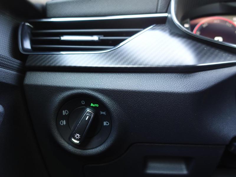 SKODA Kamiq 1.0 TSI 110pk DSG Monte Carlo RIJKLAAR/PANO/KEYLESS/MATRIX/CAMERA/CARPLAY/ACC